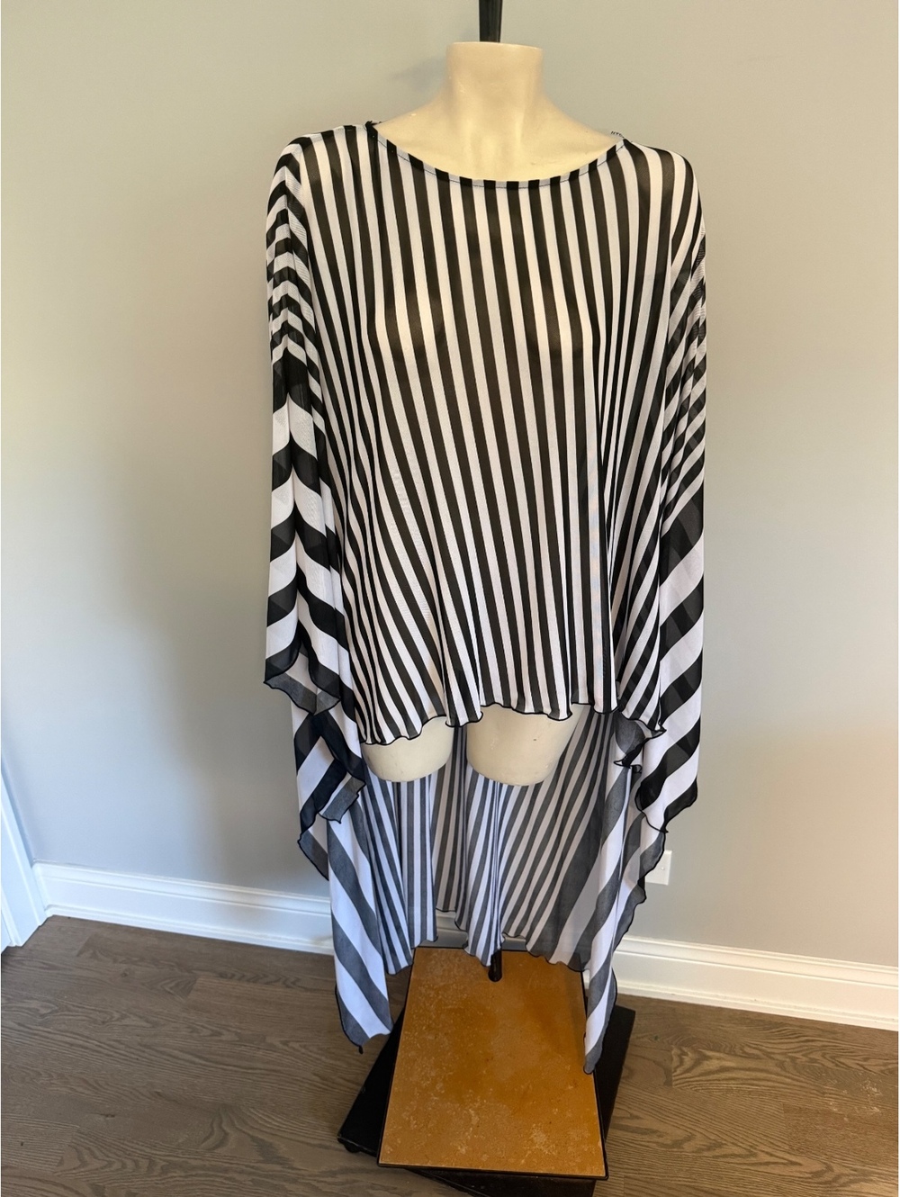 Nygård Black and White Striped Sheer High-Low Blouse Size 1SZ‎